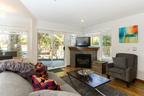 #63 Lagoons, Stoney Creek