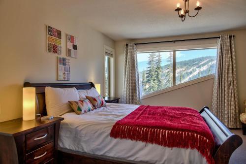 Peaks Retreat By Bear Country