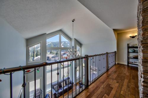 Peaks Retreat By Bear Country