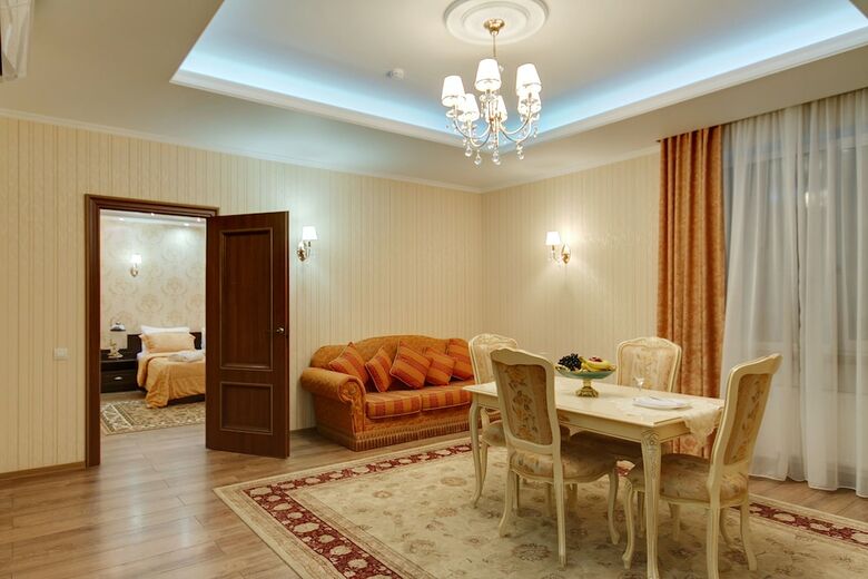 Men'k Kings Hotel