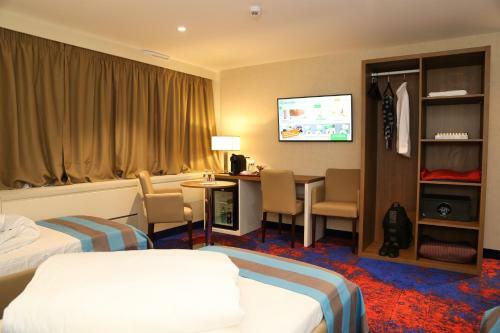 My Home Hotel - Free Parking