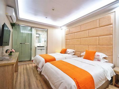 Shell Shanghai Baoshan Districtsongbin Road Subway Station Hotel
