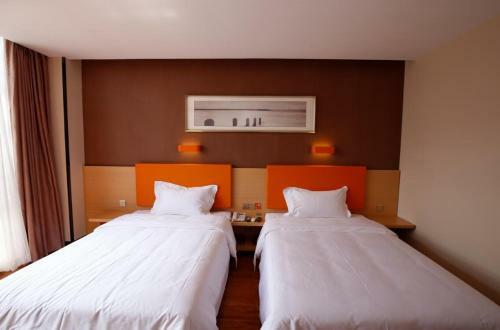 Hotel 7days Premium Chengdu Dufu Thatched Cottage