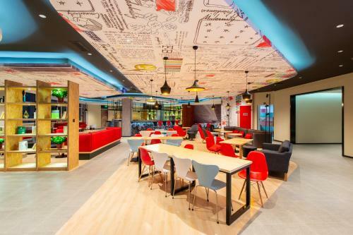 Ibis Dalian Yida Spring Field Hotel