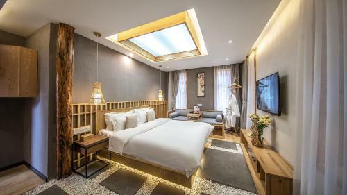 Lijiang Muqian Hotel