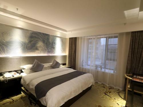 Greentree Eastern Jingde Town Railway Station Hotel