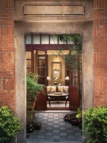 Hotel Capella Shanghai, Jian Ye Li