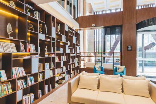 Atour Hotel Longyang Road