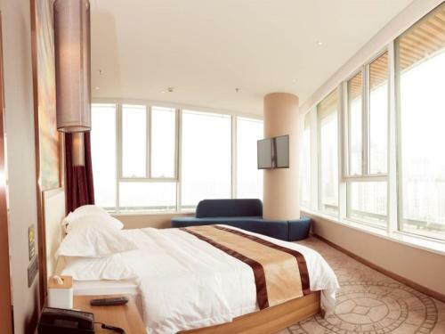 Greentree Eastern Tianjin Wuqing Stadium Hotel