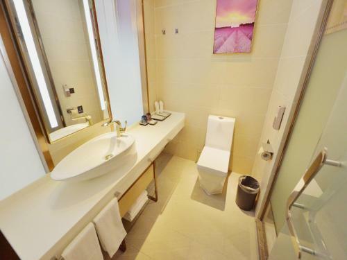 Lavande Hotel Xingyi Jushan Avenue