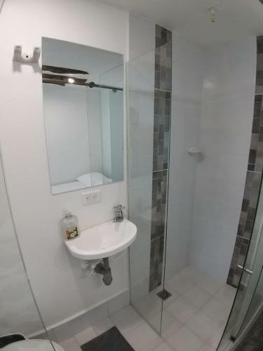 Farallones Apartahotel - Betania