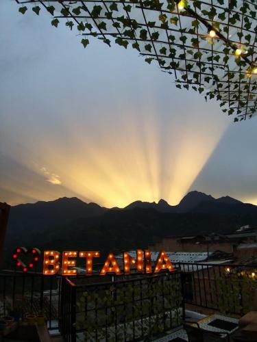 Farallones Apartahotel - Betania