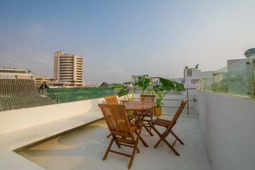 9 Bedroom Apartment With Jacuzzi In Old City