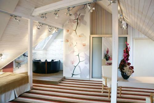 Lumier Hotel