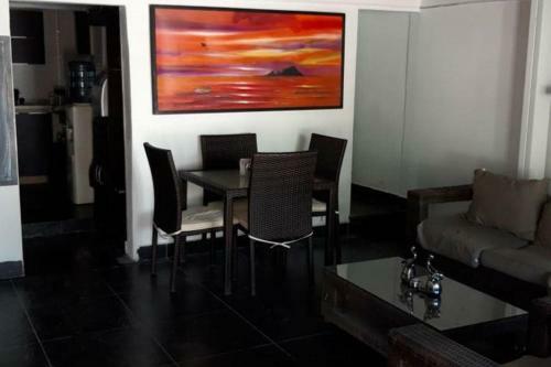 Spacious Home With Bedrooms And Across From Beach