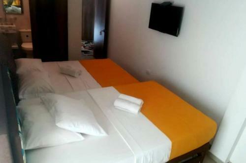 Cuarto Con Ba�o Privado Y Piscina