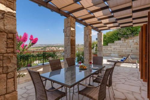 Kouklia Villa Sleeps 4 With Pool Air Con And Wifi