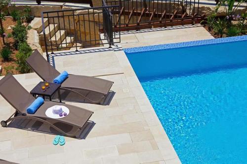 Villa In Kouklia Sleeps 6 Includes Swimming Pool Air Con And Wifi 8