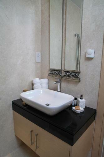 Villa In Kouklia Sleeps 8 With Pool And Wifi