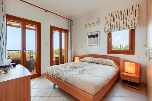 Kouklia Villa Sleeps 10 With Pool And Air Con