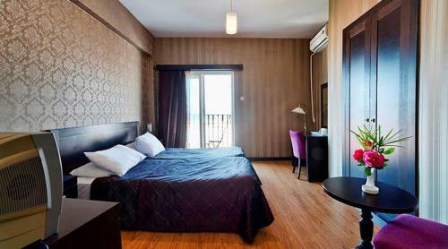Kyrenia British Harbour Hotel