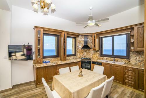 Pachyammos Villa Sleeps 8 With Pool And Air Con