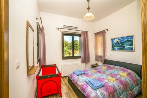 Pachyammos Villa Sleeps 8 With Pool And Air Con