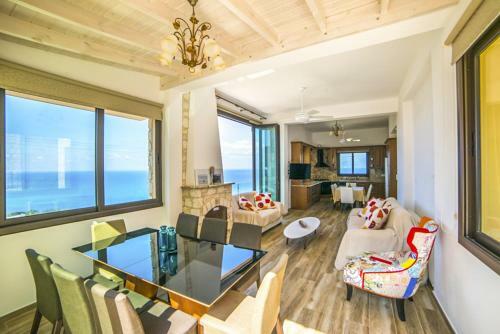 Pachyammos Villa Sleeps 8 With Pool And Air Con