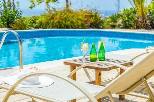 Pegeia Villa Sleeps 6 With Pool And Wifi