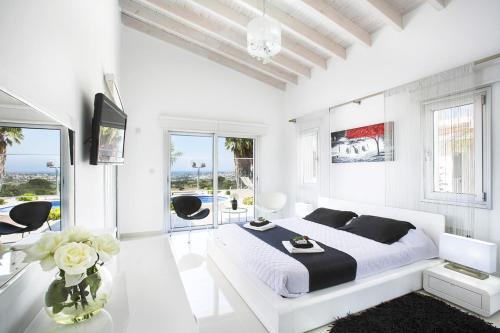 Pegeia Villa Sleeps 10 With Pool And Air Con