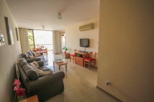 Beautiful 2-bed Apartment In Oroklini