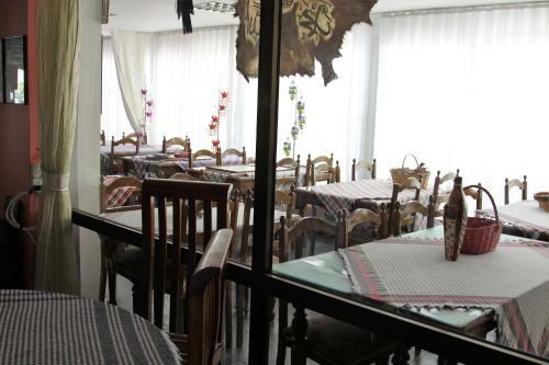 Kasgar Court Hotel