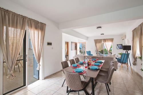 Four Bedrooms Villa 1267