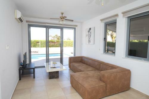 Villa Sunflower - 2 Bed Villa Protaras