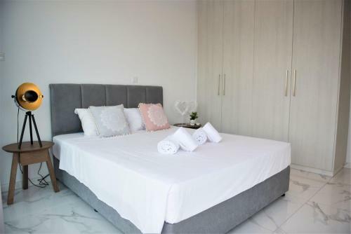 Travertine Cove Villa