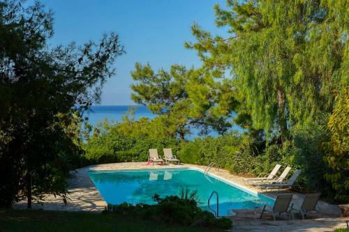Nea Dimmata Villa Sleeps 8 With Pool Air Con And Wifi