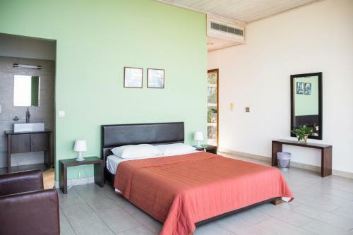Nea Dimmata Villa Sleeps 6 With Pool And Air Con