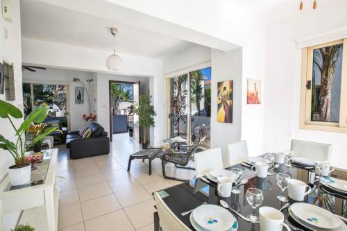 Villa In Protaras Sleeps 6 Includes Swimming Pool And Air Con 7 6