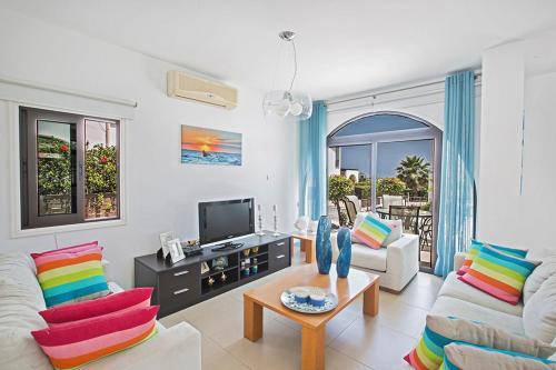 Villa In Protaras Sleeps 6 Includes Swimming Pool And Air Con 2 3
