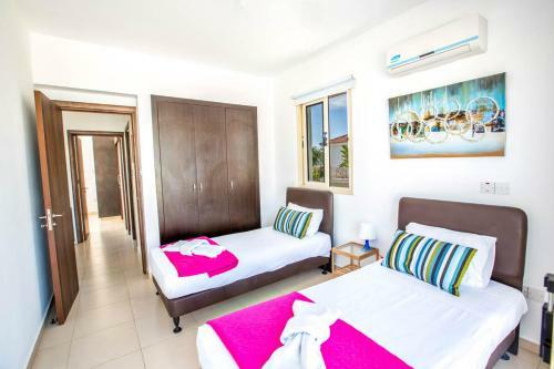 Villa In Protaras Sleeps 6 Includes Swimming Pool And Air Con 3 1