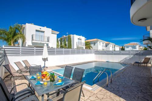 Villa In Protaras Sleeps 6 Includes Swimming Pool And Air Con 3 1