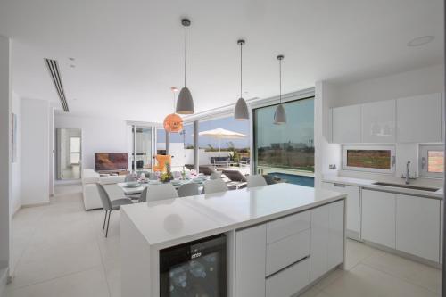 Villa In Protaras Sleeps 6 Includes Swimming Pool And Air Con 2 7