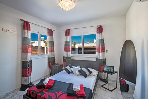 Cyprus Villa Minutes From The Beach, Protaras Villa 1195