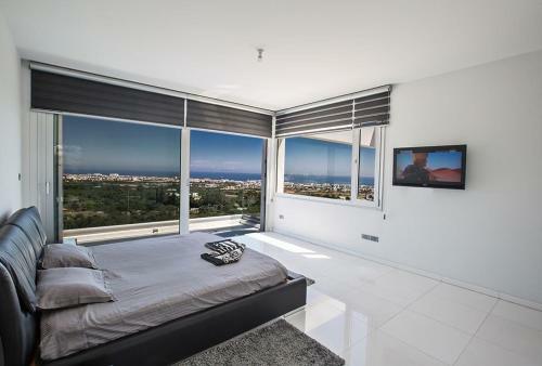 Villa Saranta Gold - Exquisite 3 Bedroom Protaras Villa With Private Pool And Panoramic Views