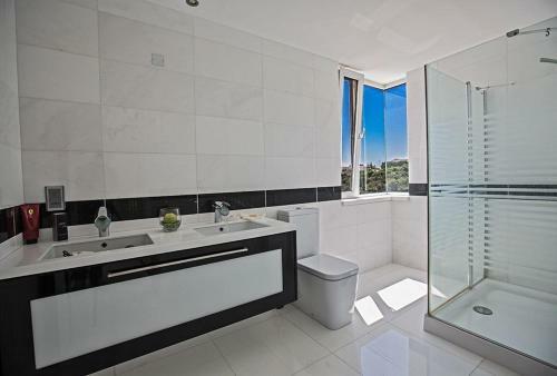 Villa Saranta Gold - Exquisite 3 Bedroom Protaras Villa With Private Pool And Panoramic Views
