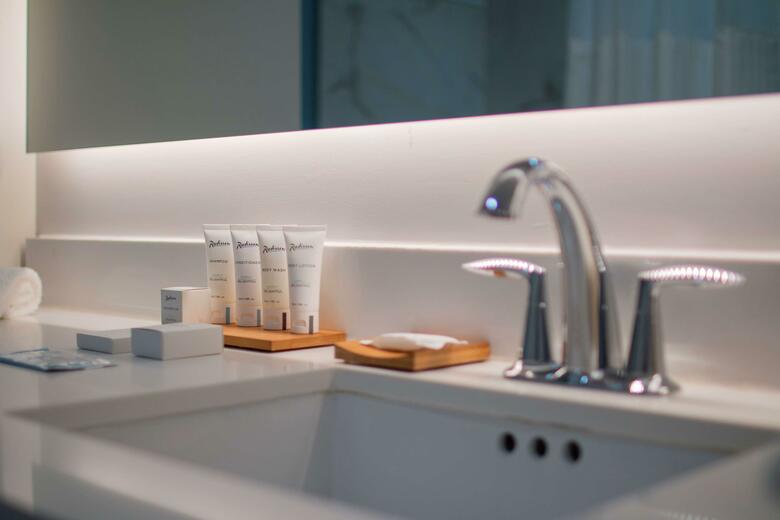 Hotel Radisson Resort Miami Beach