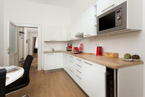 Hip Apartments At Jewish Quarter