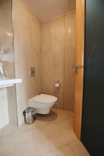 Wenceslas Square Apartments By Otsa