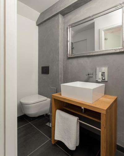 Loft Apartment In Smichov By Prague Days