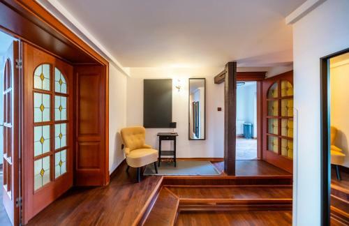 5br 2bath Masarykovo N�b?e?� Apartment